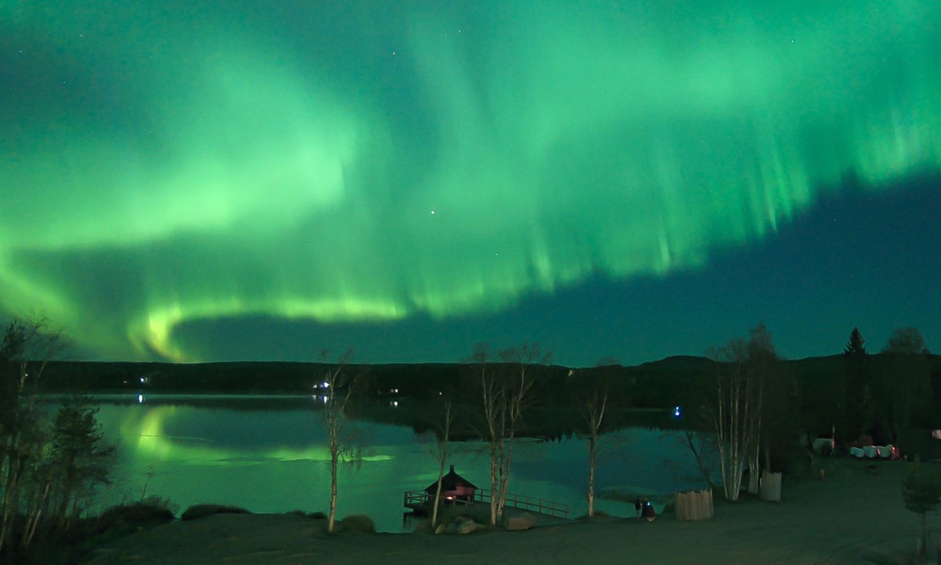 Douple northern lights in Lake Lehtojärvi