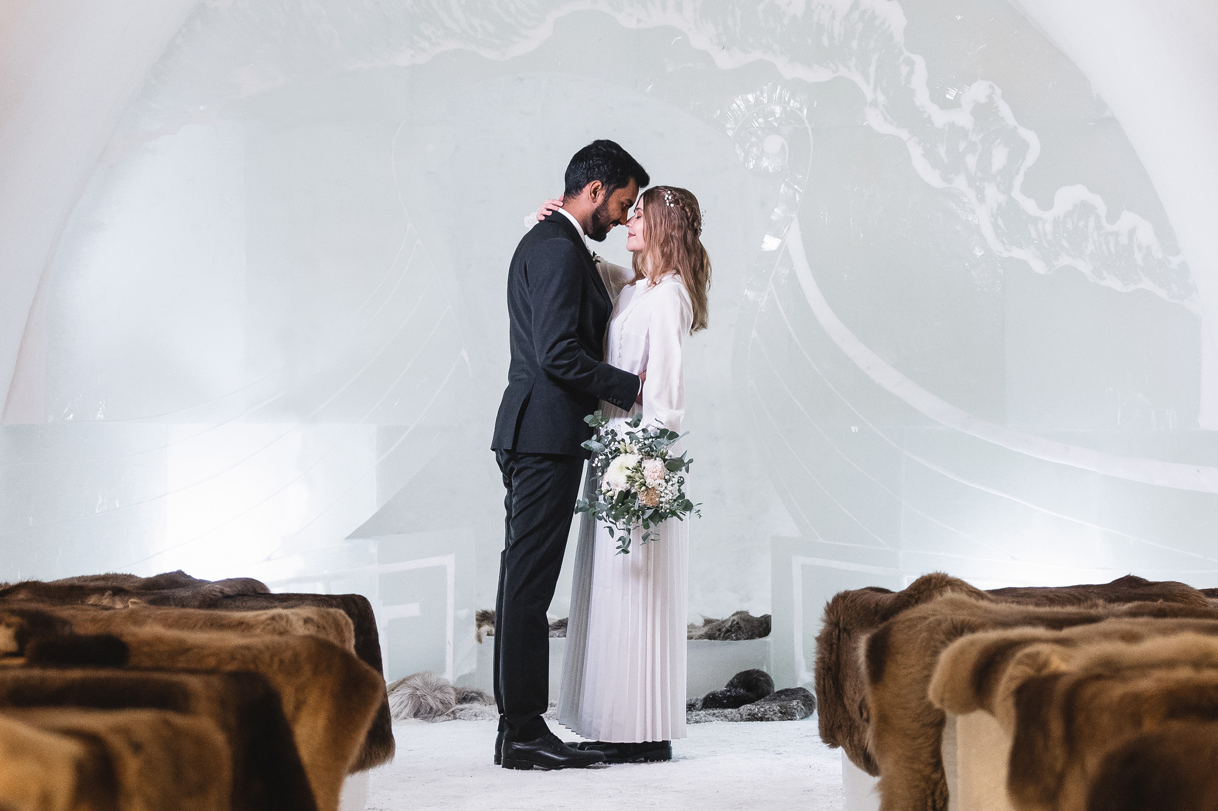 Winter wedding in ice chappel Rovaniemi Lapland