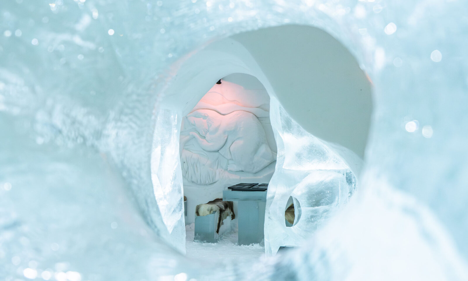 Lumi- ja jäätaidetta Jääravintolassa