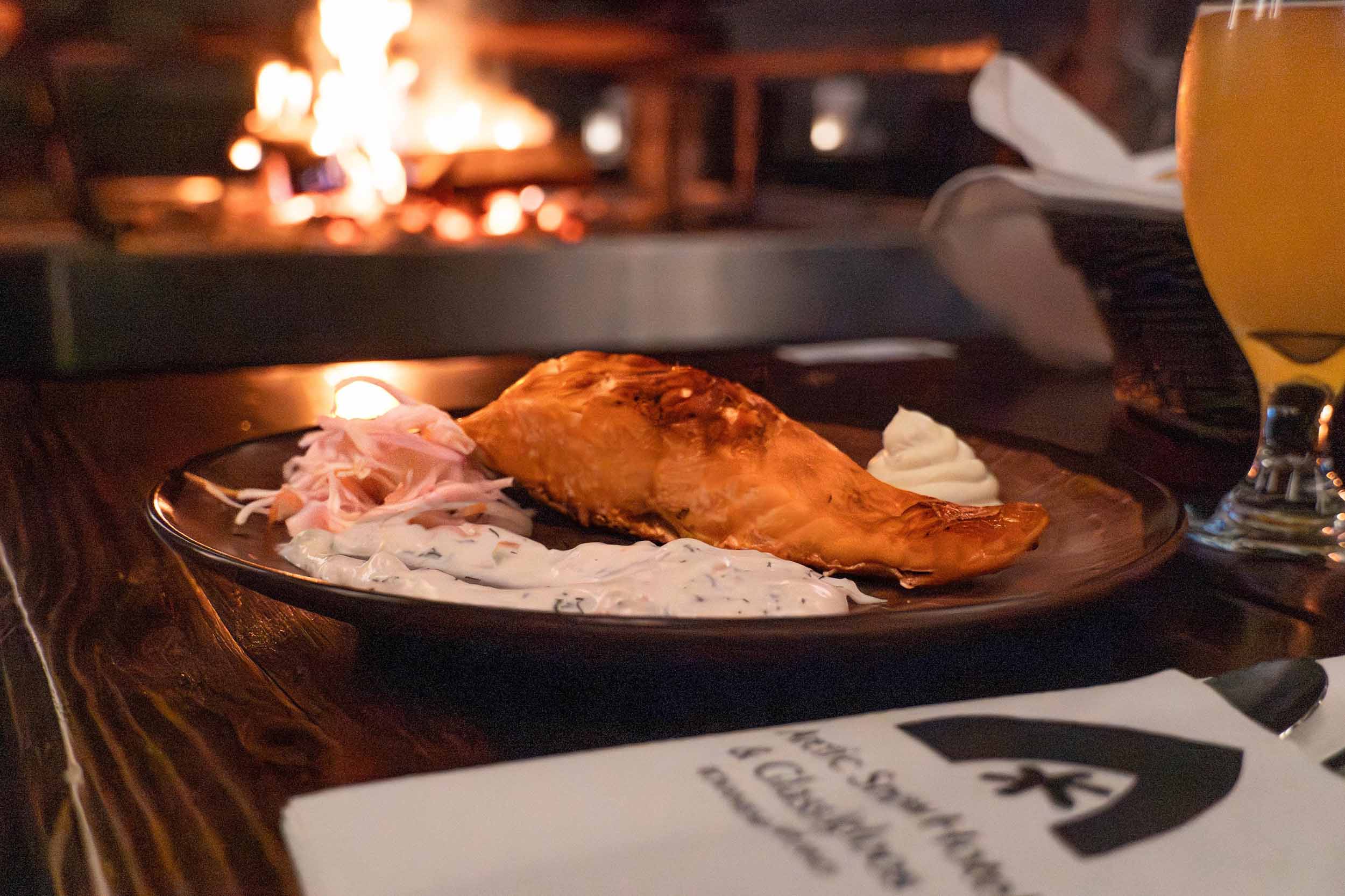 Lohiannos pöydällä Kotaravintolassa