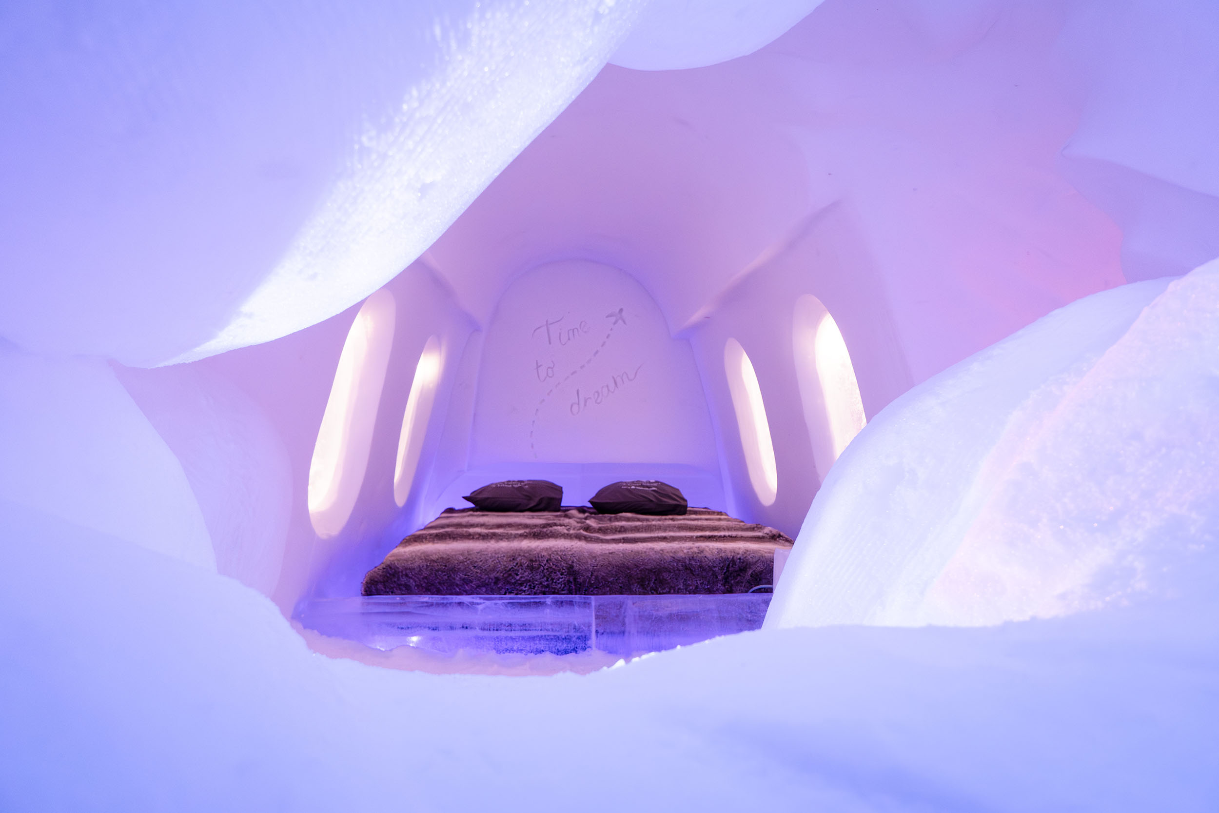 Lumihotellin sviitti